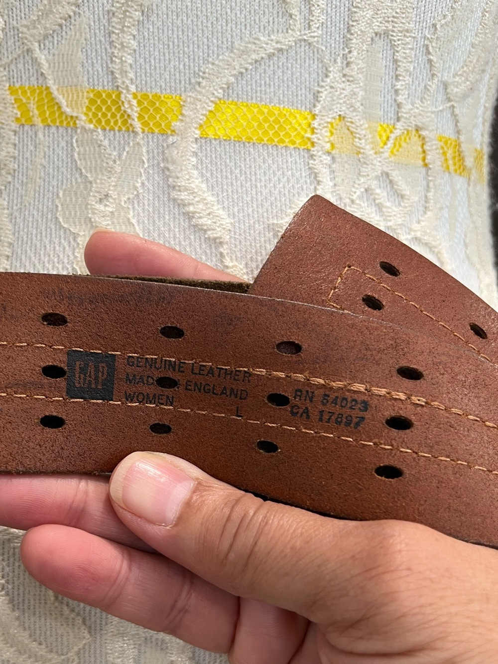 GAP Vintage Brown Suede Triple-Prong Brass Tone Buckled Belt Sz. L - Picture 4 of 5